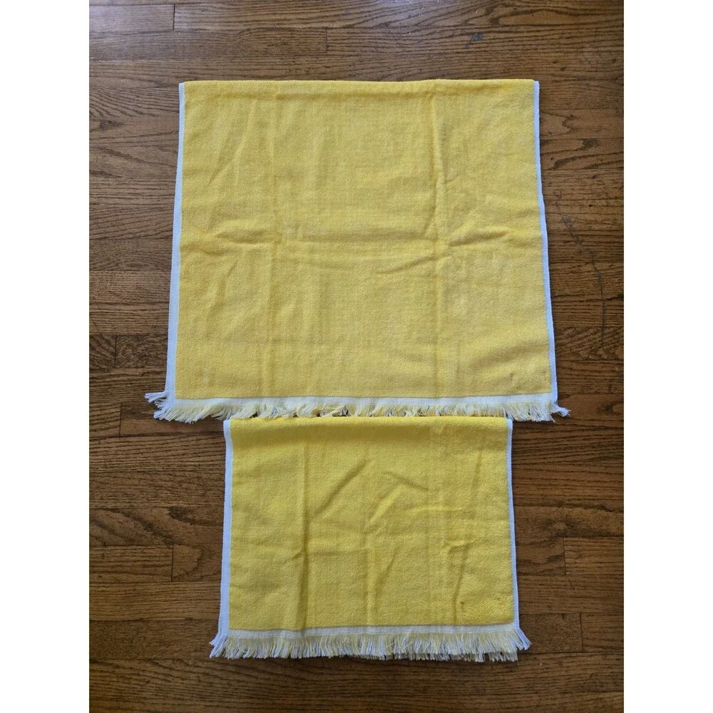 1970's JC Penny 2pc Fashion Manor Yellow Pansy Fringed Bath Hand Wash Towel Set